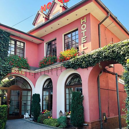 Hotel Restaurant Boss Miłosław 외부 사진