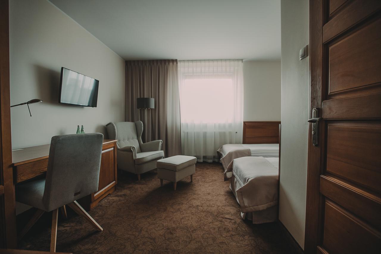 Hotel Restaurant Boss Miłosław 외부 사진