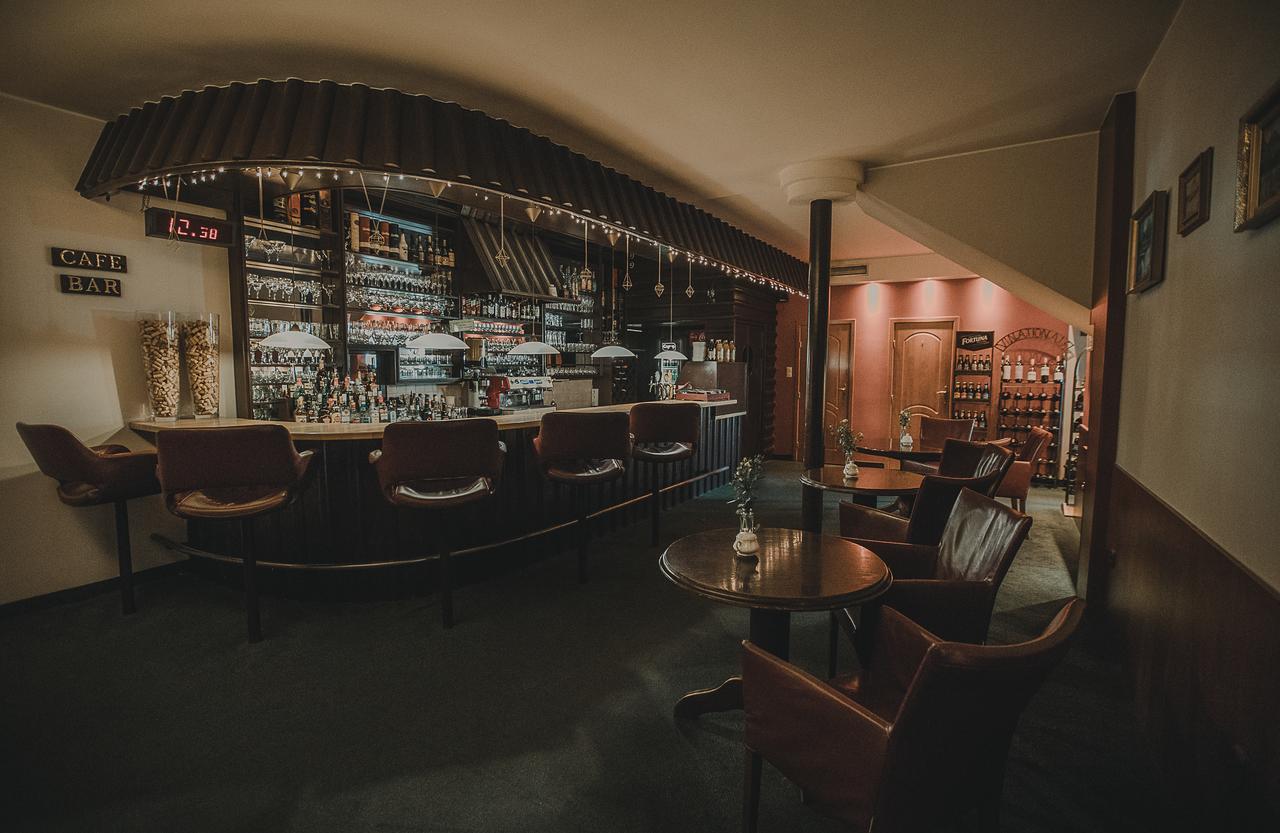 Hotel Restaurant Boss Miłosław 외부 사진