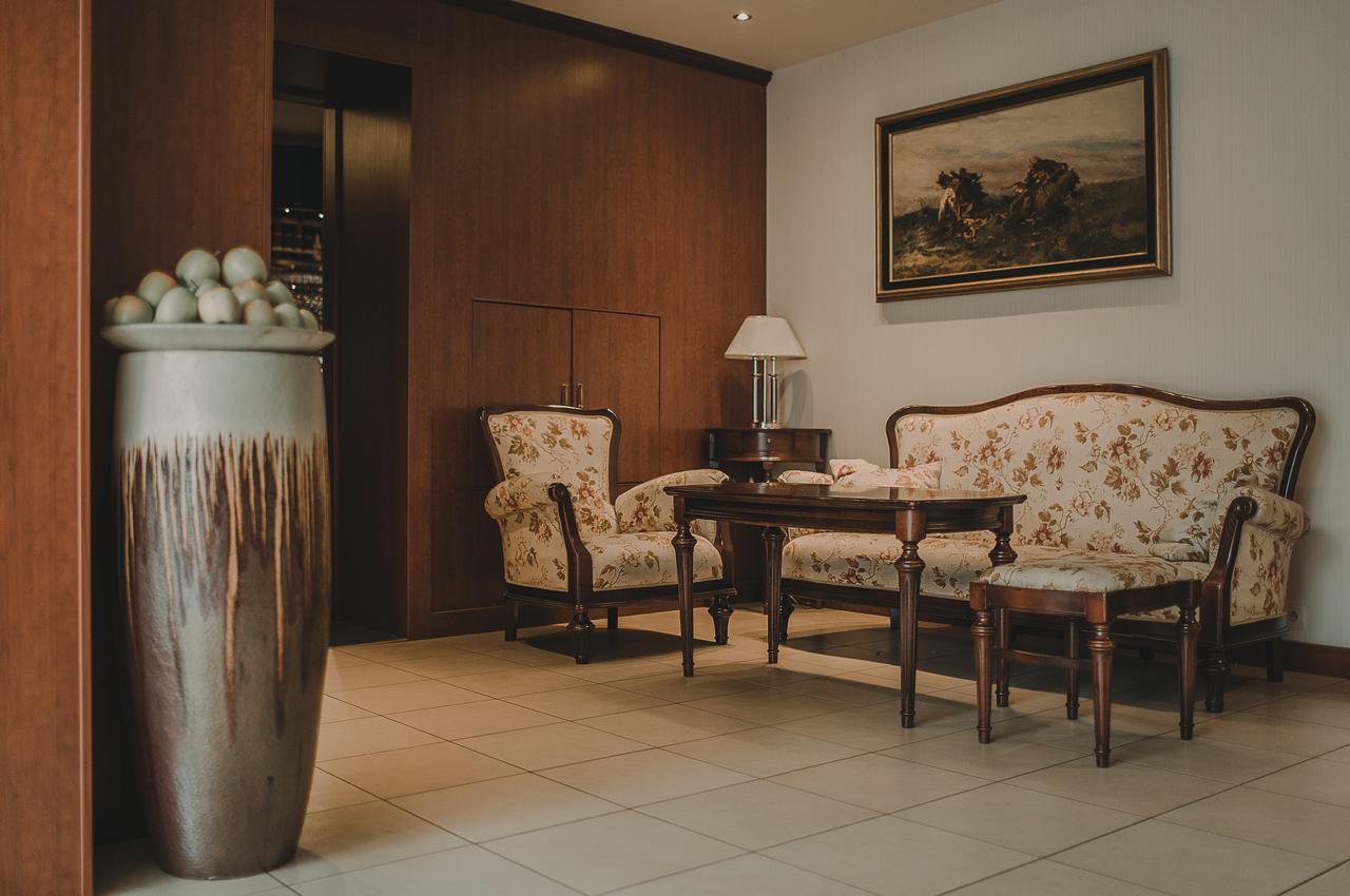 Hotel Restaurant Boss Miłosław 외부 사진